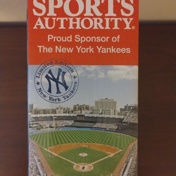 Yankees Derek Jeter - Sports Authority Limited Edition Figurine - Picture 7 of 8